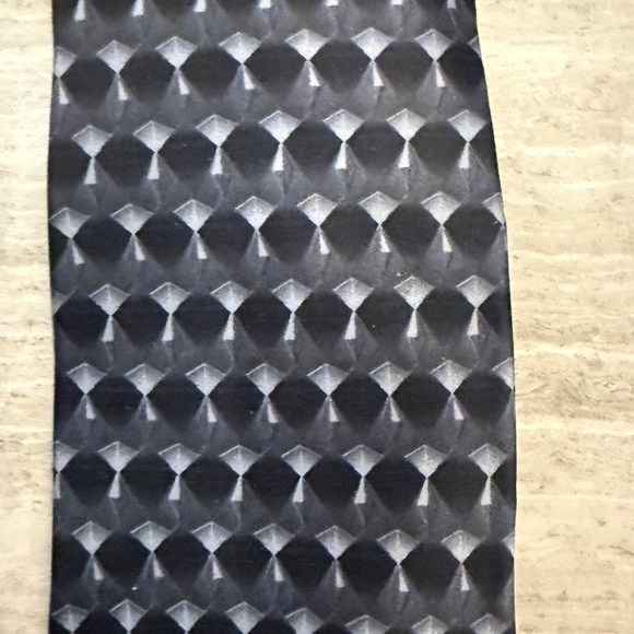 Bruno Piattelli Mens Tie Black & Gray 100% Silk Extra Long 64" - Picture 7 of 10